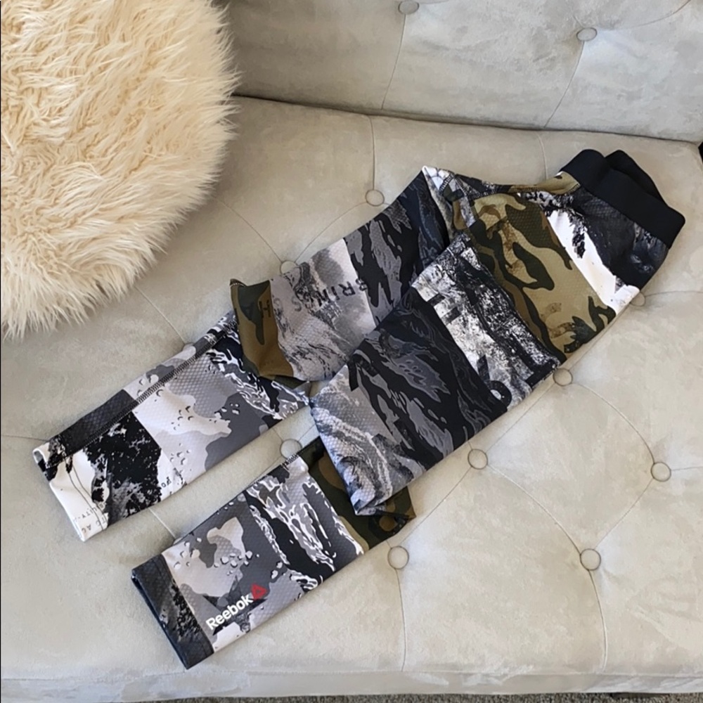 Reebok Camo Leggings! 💚🖤
